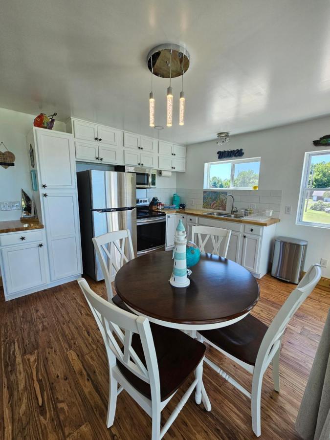 Tree-Top Lake-Front Cottage Madison Экстерьер фото