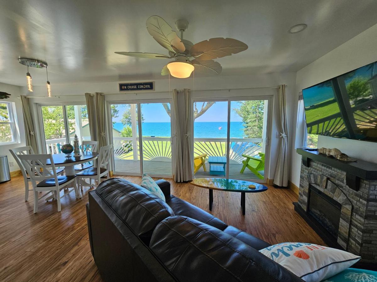 Tree-Top Lake-Front Cottage Madison Экстерьер фото